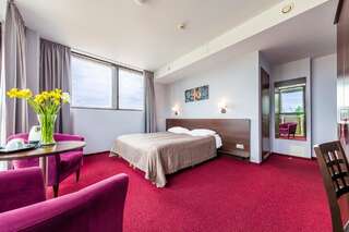 Отель Old Mill Hotel Клайпеда Двухместный номер с 1 кроватью или 2 отдельными кроватями-1